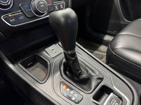 Used 2019 Jeep Cherokee Latitude Plus image 26