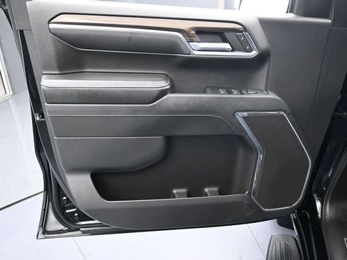 Used 2024 Chevrolet Silverado 1500 LT RWD image 13