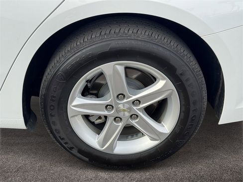 Used 2020 Chevrolet Malibu LS w/ Driver Confidence Package II image 8