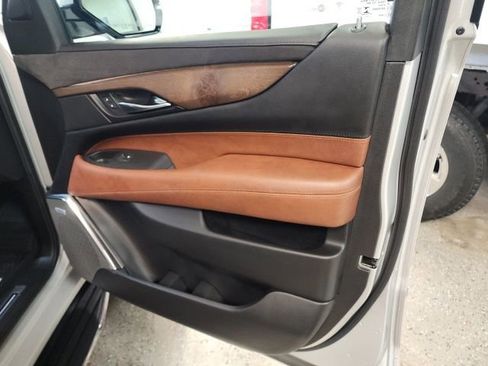 Used 2018 Cadillac Escalade Premium Luxury w/ LPO, Radiant Package image 22