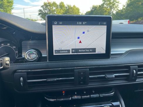 Used 2022 Lincoln Corsair AWD w/ Premium Package image 8