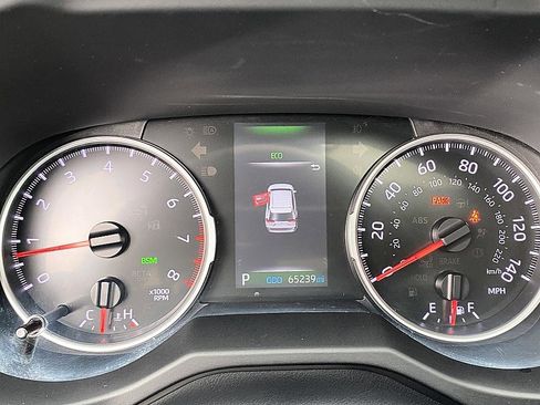 Certified 2021 Toyota RAV4 XLE w/ Convenience Package FWD image 13
