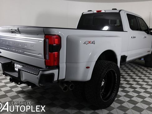 Used 2025 Ford F350 Platinum w/ Platinum Plus Package image 5