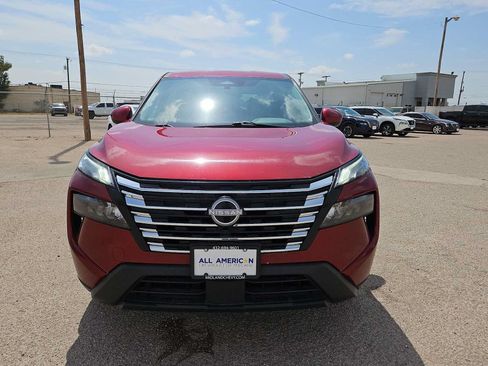 Used 2025 Nissan Rogue SV FWD image 3