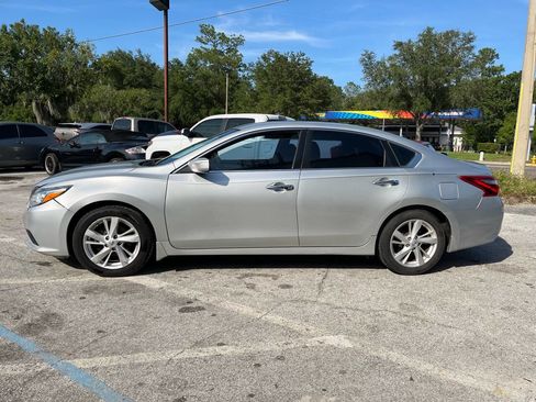Used 2016 Nissan Altima 2.5 S w/ Power Driver Seat Package image 9