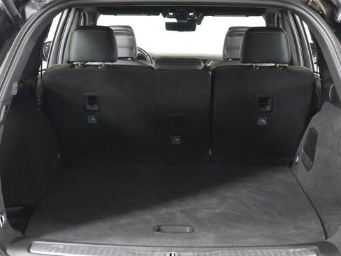 Used 2022 Jeep Grand Cherokee Overland w/ Luxury Tech Group IV image 24