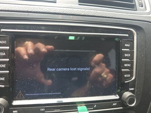 Used 2011 Volkswagen Jetta SE FWD image 16