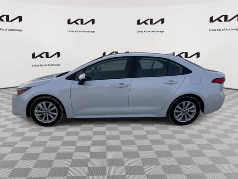 Used 2023 Toyota Corolla LE w/ LE Convenience Package image 5
