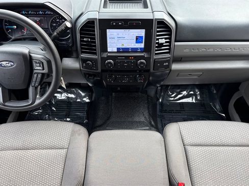 Used 2022 Ford F350 XLT w/ Camper Package image 4