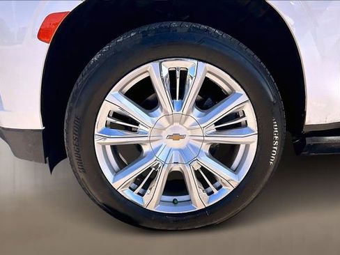 Used 2021 Chevrolet Suburban High Country AWD/4WD image 8