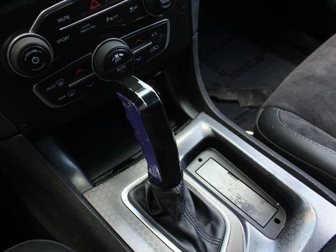 Used 2018 Dodge Charger R/T Scat Pack w/ Dynamics Package image 41