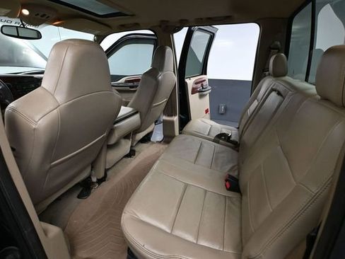 Used 2005 Ford F350 Lariat AWD/4WD image 32