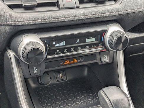 Used 2025 Toyota RAV4 LE image 22