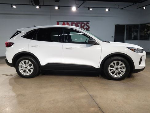 Used 2023 Ford Escape Active w/ Tech Pack #1 FWD image 8