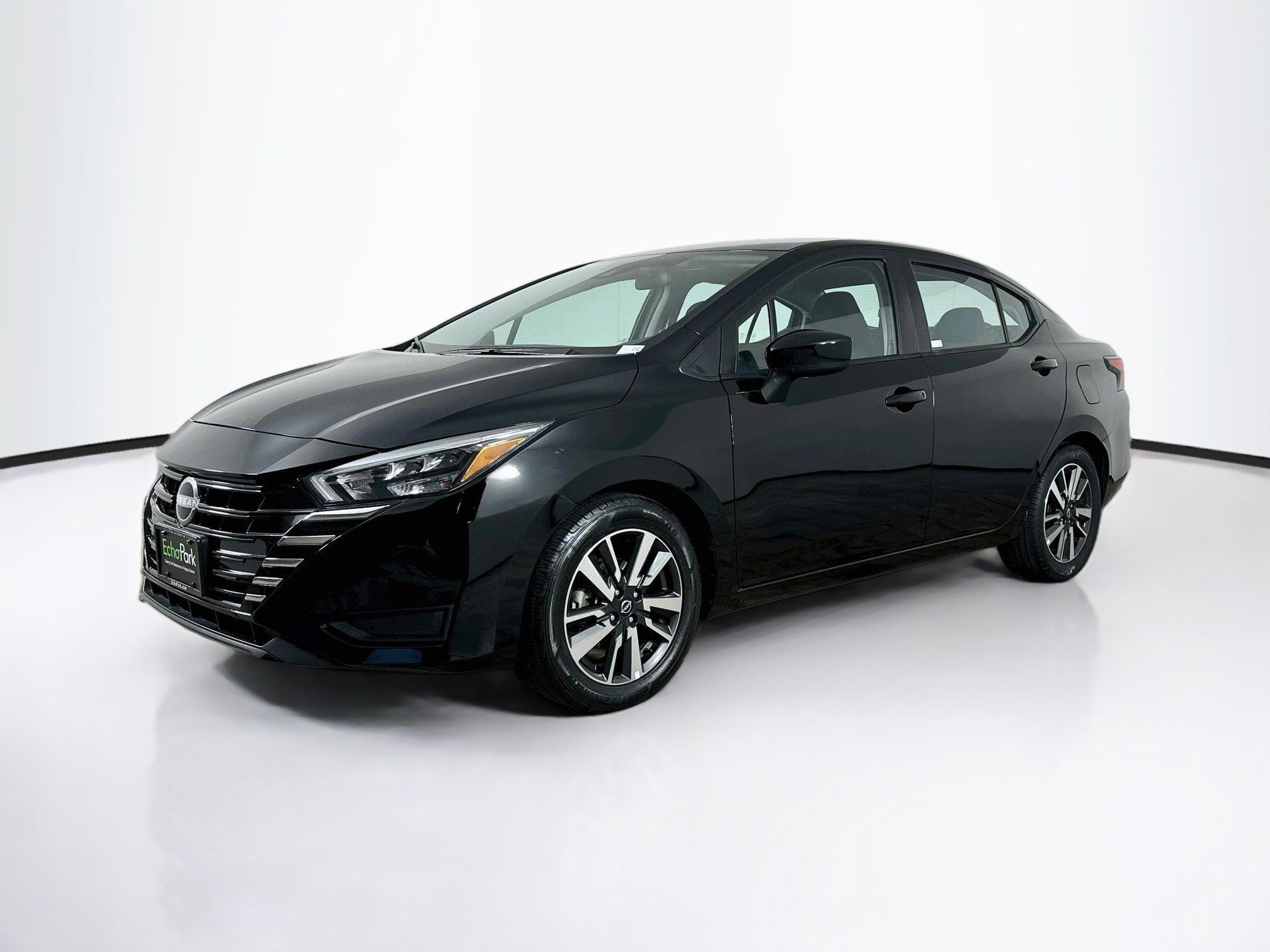 Used 2025 Nissan Versa SV FWD image 3
