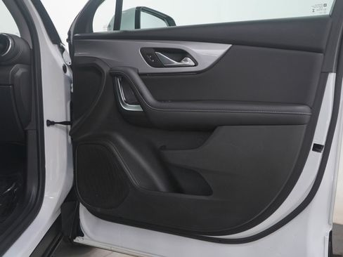 Used 2024 Chevrolet Blazer LT image 9