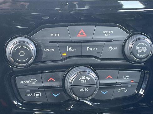 Used 2018 Chrysler 300 S w/ Safetytec Plus Group AWD/4WD image 26