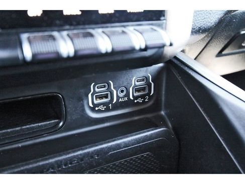 Used 2022 RAM 1500 Laramie AWD/4WD image 29