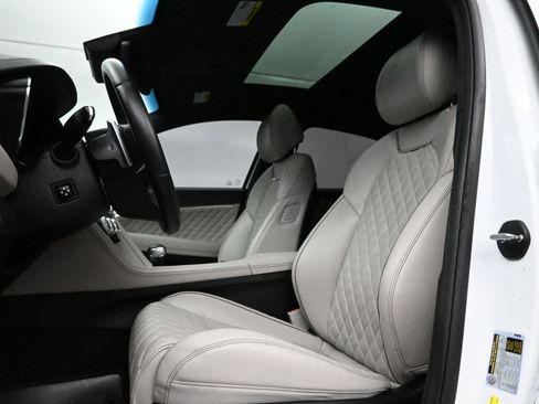 Used 2022 Genesis G70 3.3T w/ Sport Prestige Package image 15