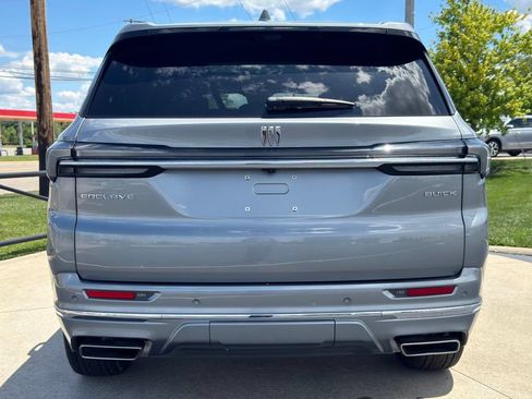 Used 2025 Buick Enclave Avenir w/ Super Cruise Package FWD image 6