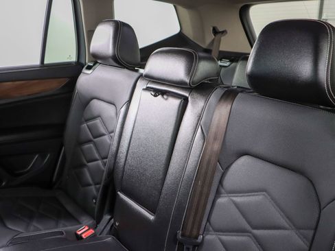 Used 2024 Volkswagen Atlas SE AWD/4WD image 24