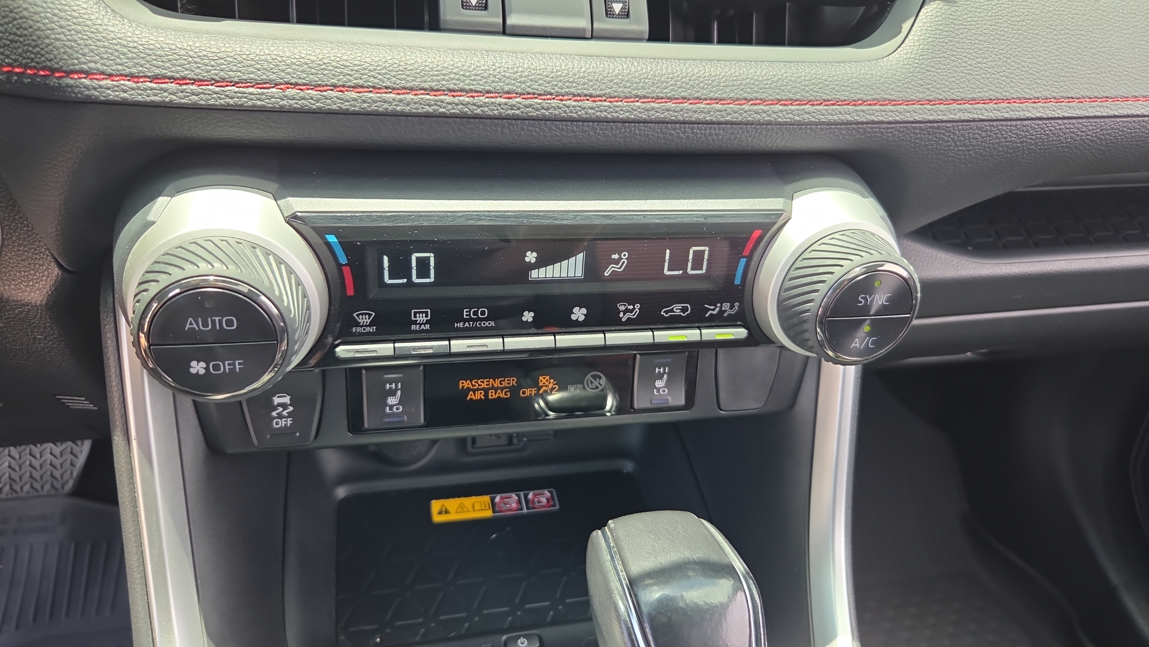 Used 2022 Toyota RAV4 XSE w/ Weather Package AWD/4WD image 13