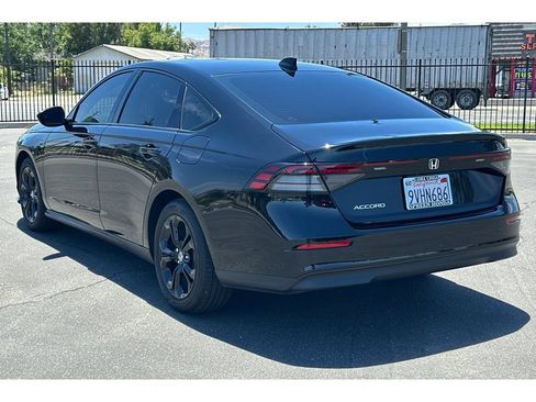 Certified 2025 Honda Accord SE image 3