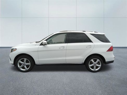 Used 2019 Mercedes-Benz GLE 400 4MATIC image 2