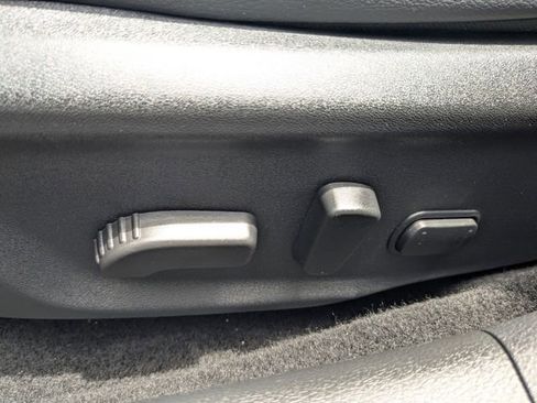 Used 2025 Nissan Sentra SR w/ SR Premium Package FWD image 23