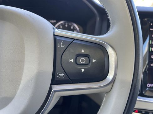 Used 2021 Volvo S60 T5 Momentum w/ Protection Package Premier image 21