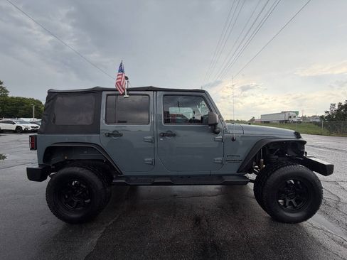 Used 2014 Jeep Wrangler Unlimited Sport w/ Quick Order Package 24S AWD/4WD image 5