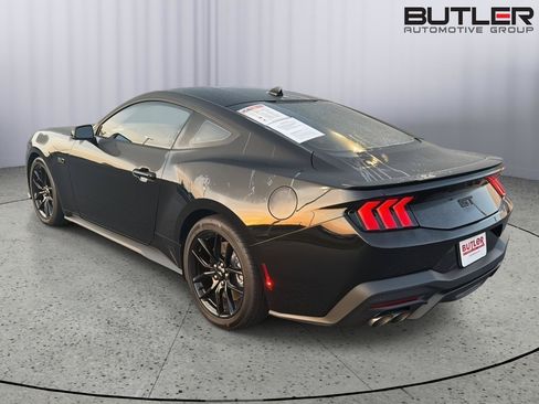 Used 2025 Ford Mustang GT Premium RWD image 4