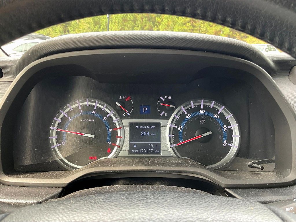 Used 2014 Toyota 4Runner SR5 AWD/4WD image 5