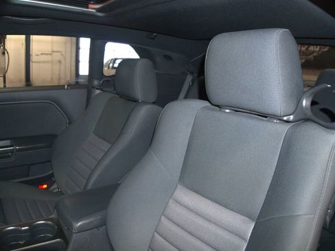 Used 2009 Dodge Challenger R/T image 35