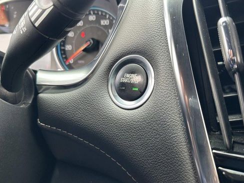 Used 2023 Chevrolet Traverse LT image 26