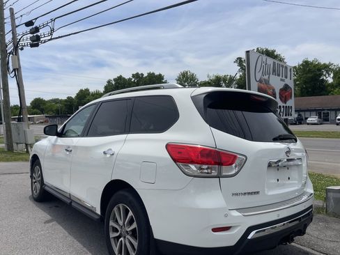 Used 2015 Nissan Pathfinder SL w/ Trailer Tow Package AWD/4WD image 6