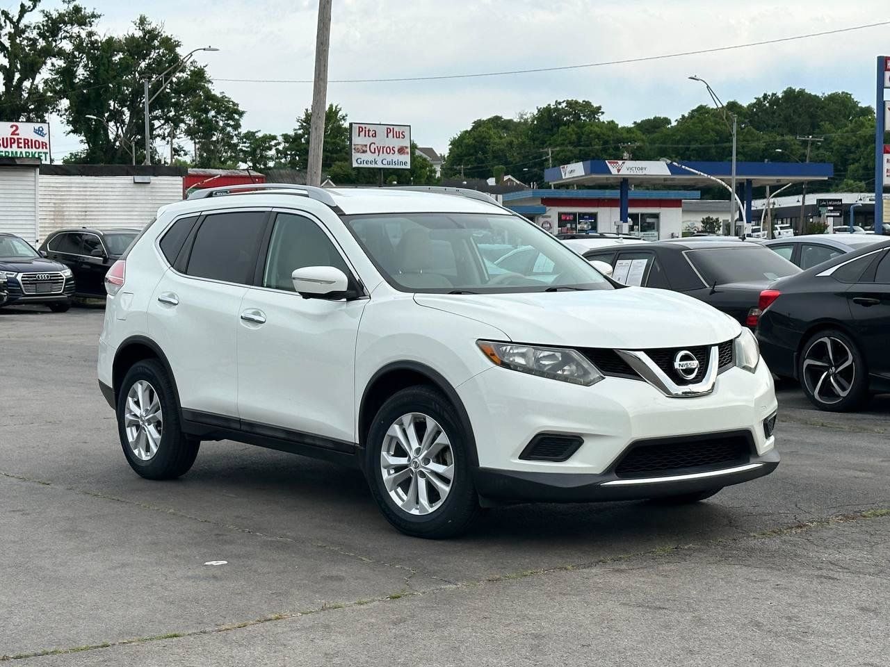 Used 2015 Nissan Rogue SV w/ SV Premium Package FWD image 3