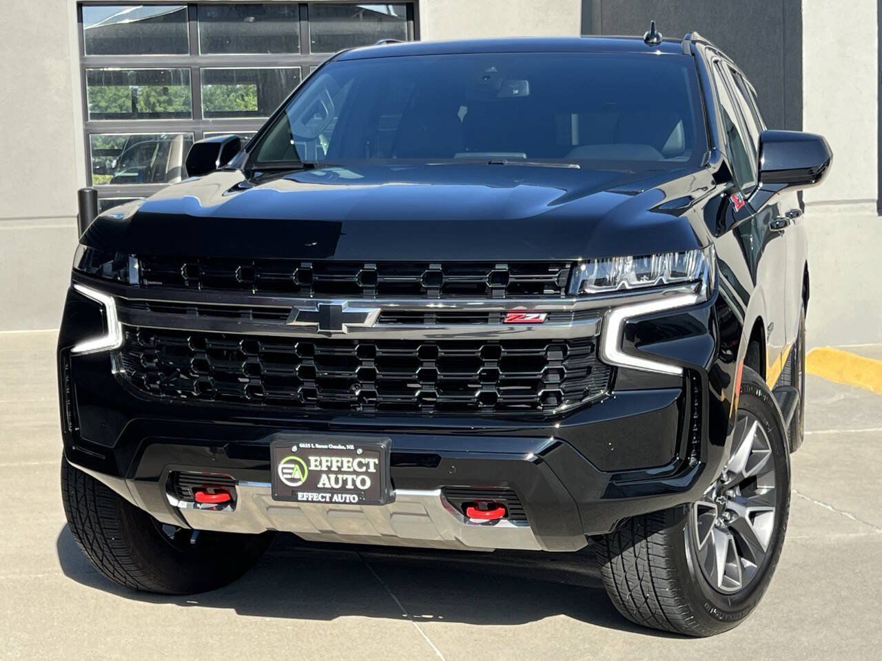 Used 2022 Chevrolet Suburban Z71 AWD/4WD image 3