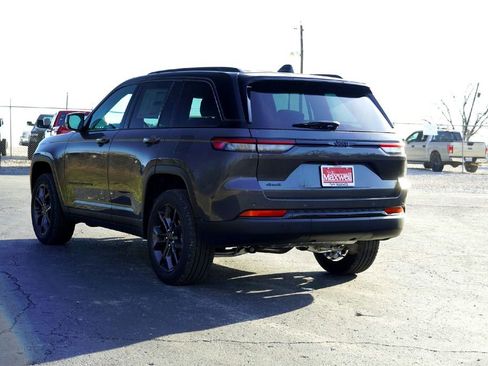 New 2025 Jeep Grand Cherokee Limited image 8