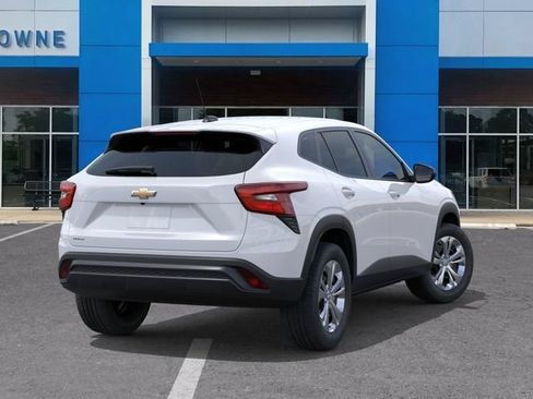 New 2026 Chevrolet Trax LS w/ Driver Confidence Package FWD image 4