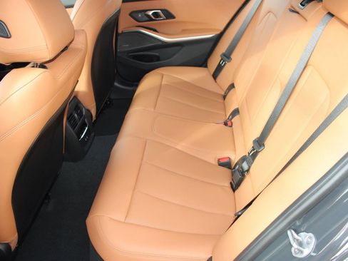 Used 2026 BMW 330i Sedan w/ M Sport Package RWD image 24