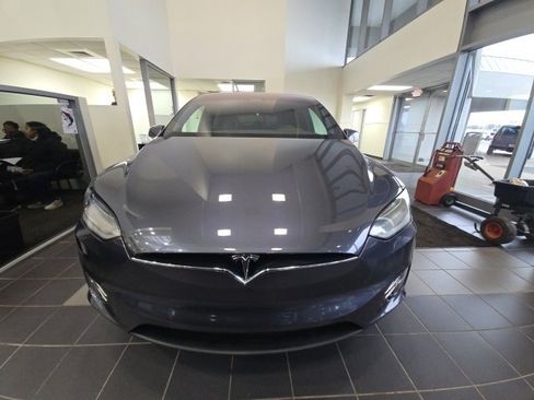 Used 2019 Tesla Model X P100D image 2