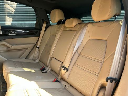 Certified 2020 Porsche Cayenne image 17