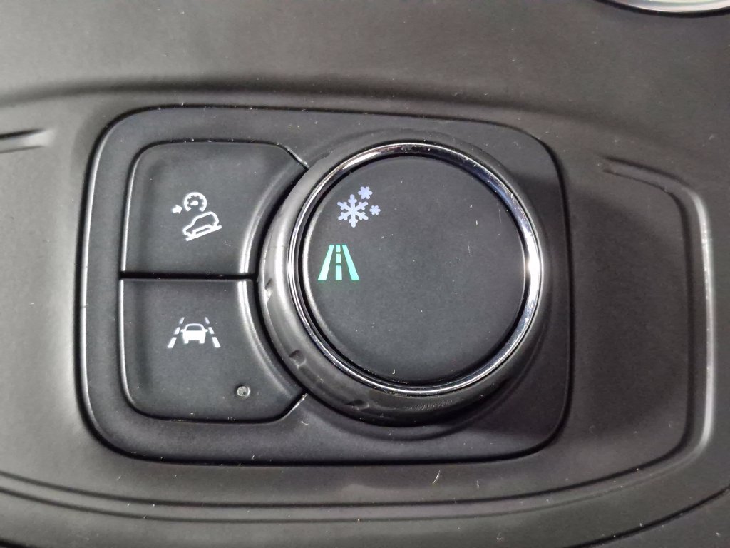 Used 2023 GMC Terrain SLE w/ Elevation Edition FWD image 20