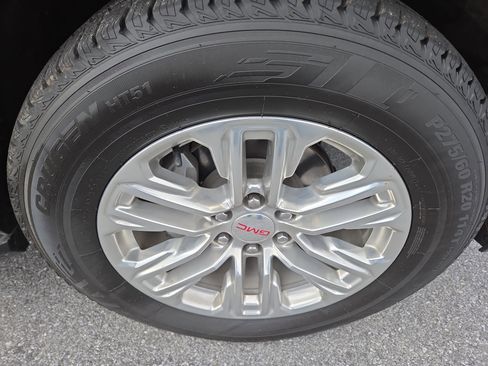 Used 2024 GMC Yukon SLT image 9