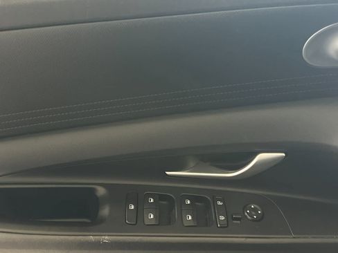 Used 2023 Hyundai Elantra SE FWD image 13