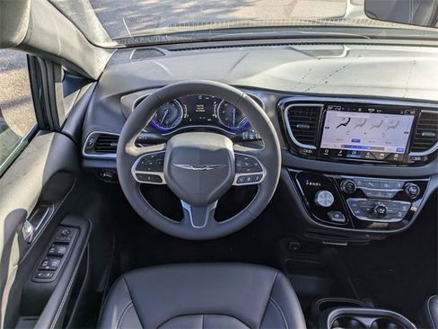 New 2026 Chrysler Voyager LX image 14