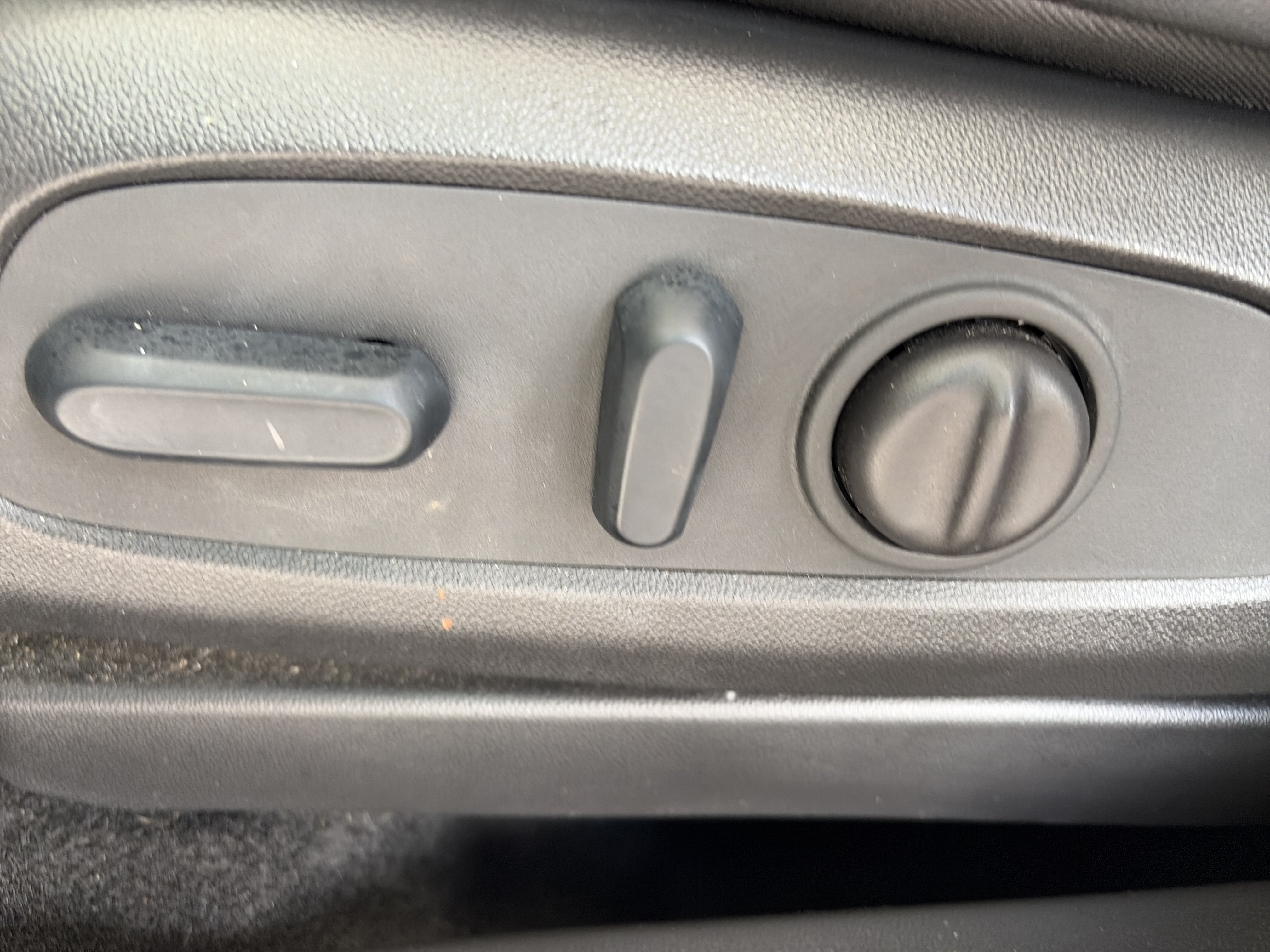 Used 2022 Buick Encore GX Select w/ Sport Touring Package FWD image 13