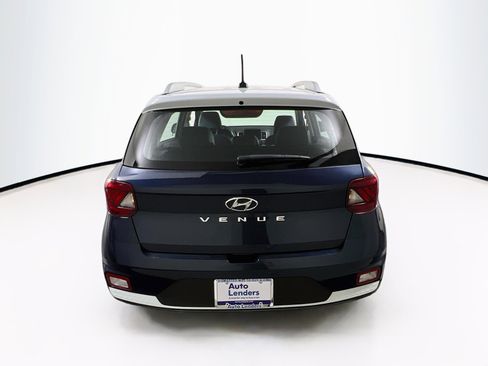 Used 2023 Hyundai Venue Limited image 6