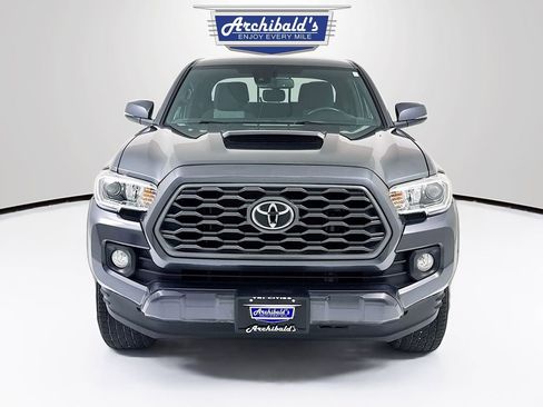 Used 2021 Toyota Tacoma TRD Sport image 2